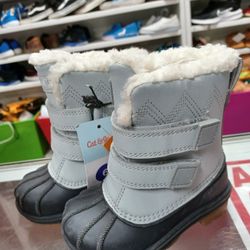 New Snow Boots Size 6