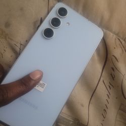 Samsung Galaxy S24 (Unlocked) Sky Blue