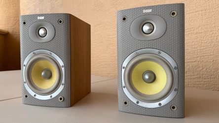 B&W DM600 S3 Bookshelf Speakers Pair - Made in England