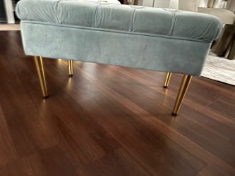 Tufted Velvet Bench with Gold Legs