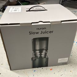 Hurom Slow Juicer.  525