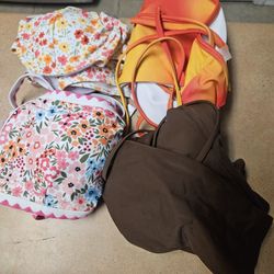 4 Bikini Sets