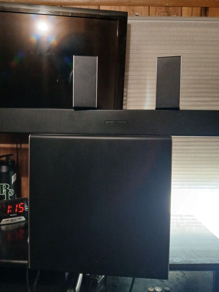 VIZIO
SmartCast
S
5.1
Bluetooth
Speaker
System,