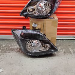 Black/Clear Headlights for 2007-2013 Dodge/Mercedes-Benz/Freightliner Sprinter