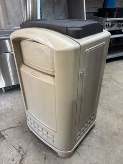 Rubbermaid outdoor commercial trash can waste basket double sided tray holder top side load flap doors with inside plastic insert liner basket