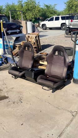 Bucket seats/console/ square body
