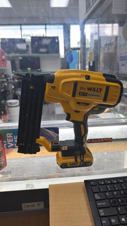 DEWALT 20V MAX XR 18-Gauge Cordless Brad Nailer