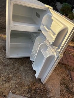 Mini fridge with Freezer