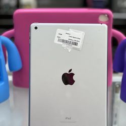  !! EARLY SUMMER SALE!! IPAD 6TH GEN | 32 GB | WIFI  w/ FREE KIDS CASE-