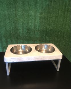 Elevated Dog Feeder