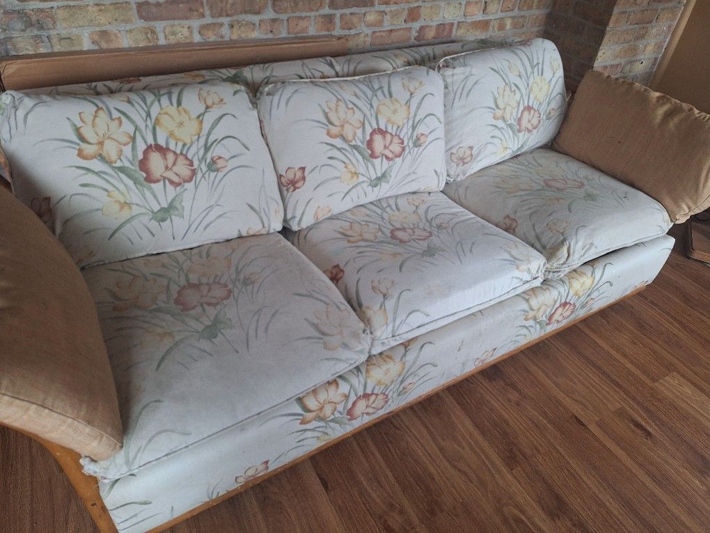 Wicker sleeper sofa