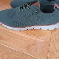Men's Shoes Size 11 Green