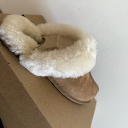 UGG Slip On