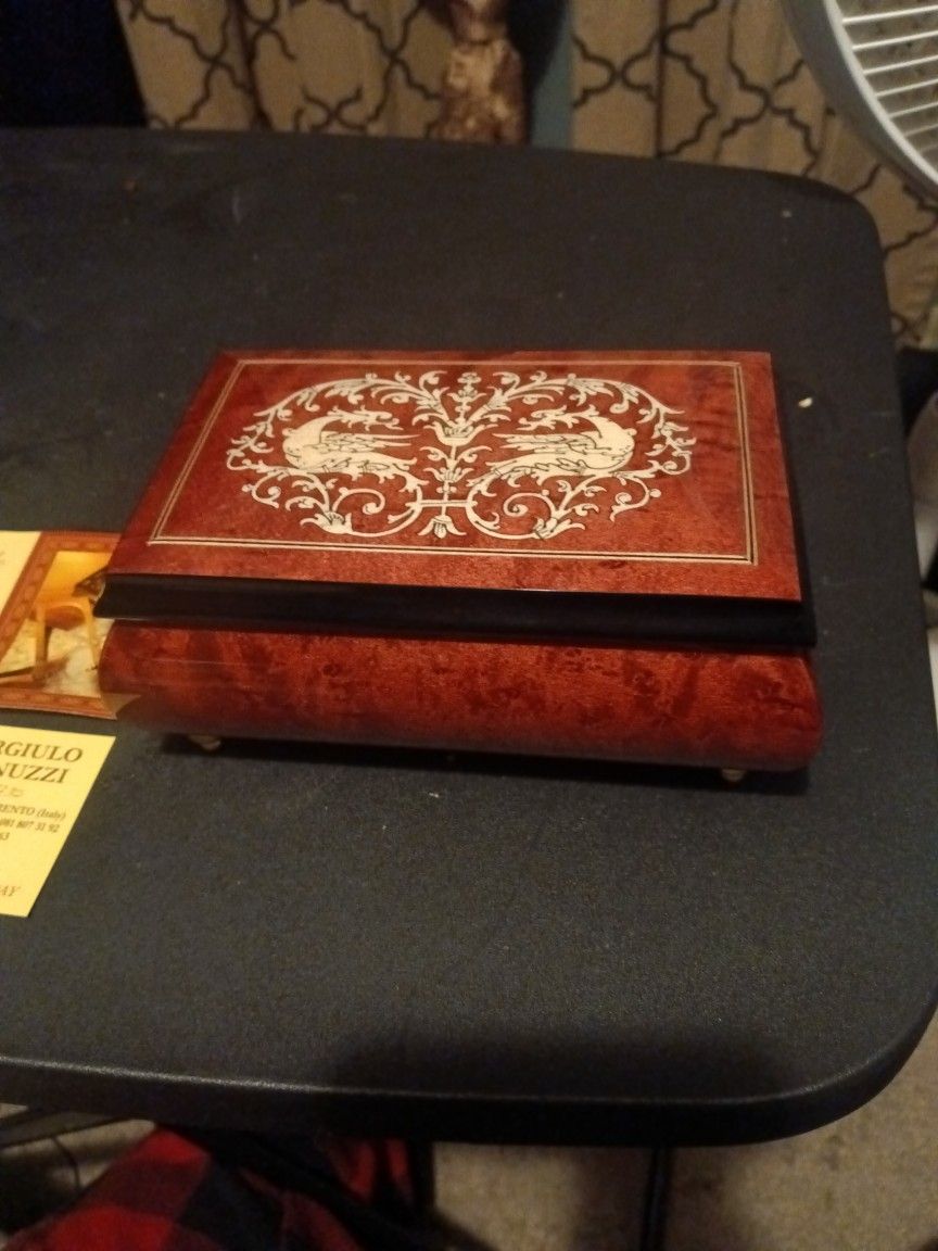 Small Jewelry Box That Plays Music