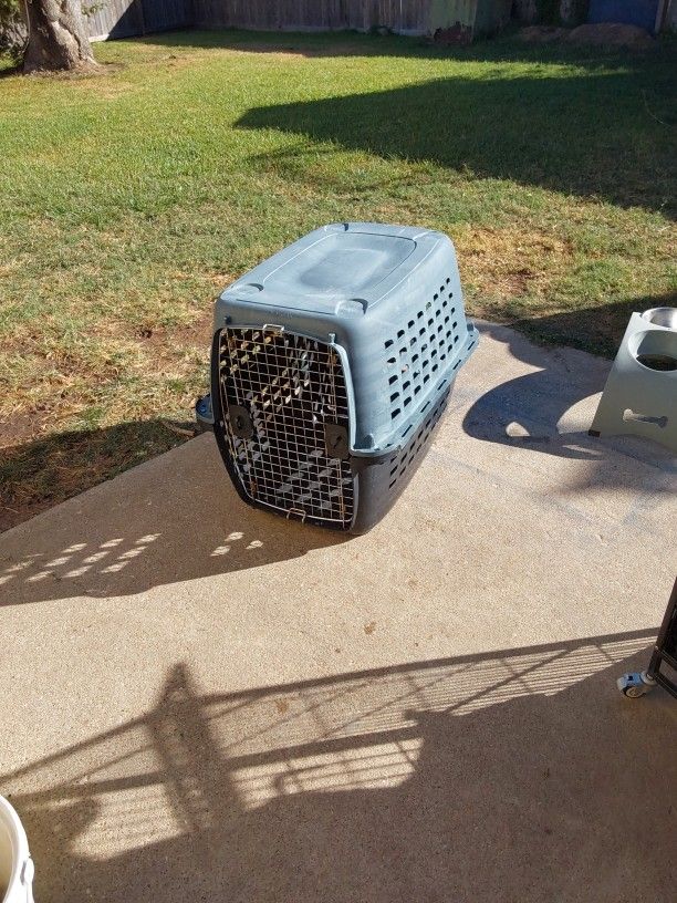 Dog crate