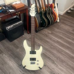 Yamaha Electric Guitar White