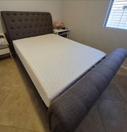 Beautiful Full Size Sleigh Bed With New Mattress