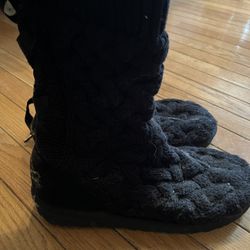 Women’s Size 11 Ugg Sweater Boots 
