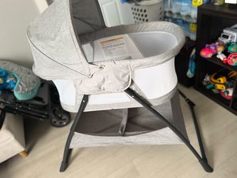Baby Bassinet and Deluxe+ Dock