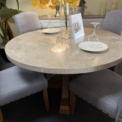 5 PCs Marvel Round Table 