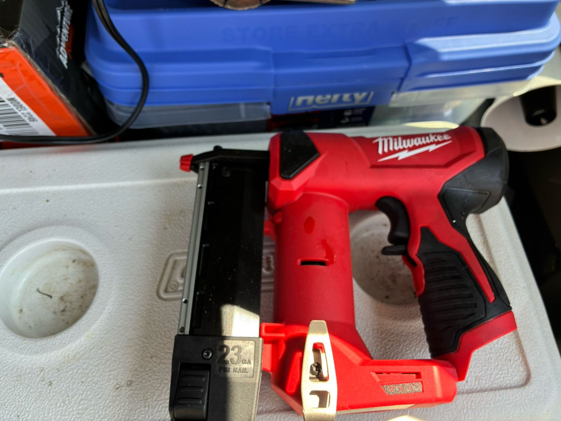 Milwaukee M12 Finish Nailer
