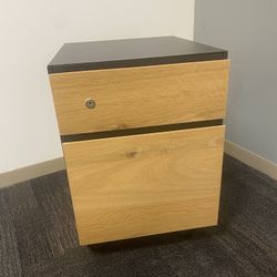 Small metal File Cabinet 