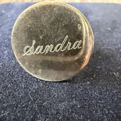 Single monogrammed cuff link “Sandra”