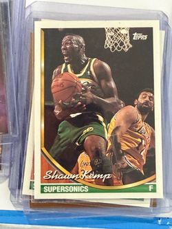 Shawn Kemp Topps SuperSonics Basketball Card