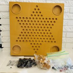 Chinese checker and chest set