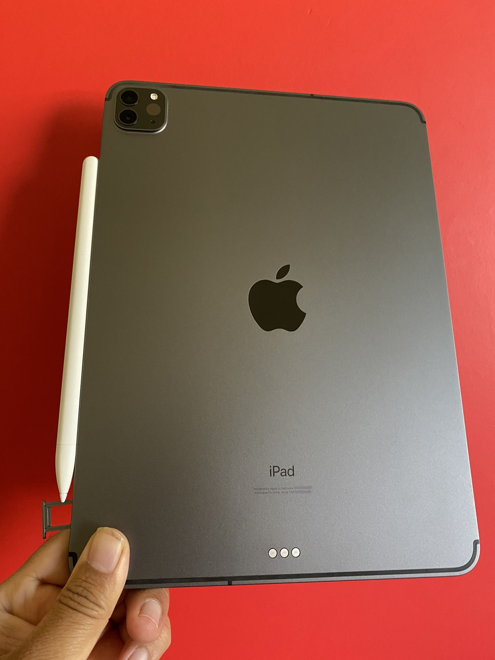 Apple IPad Pro 11” (2020 / Liquid Retina / Face ID) WiFi + Cellular (LTE/Unlocked) 128GB with Pen, Keyboard & Accessories (256g $649 /512gb $749)