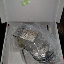 Size 7 And 7.5 New Heels 