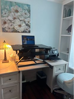 Standing desk converter