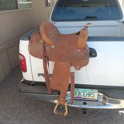 Porter Saddle