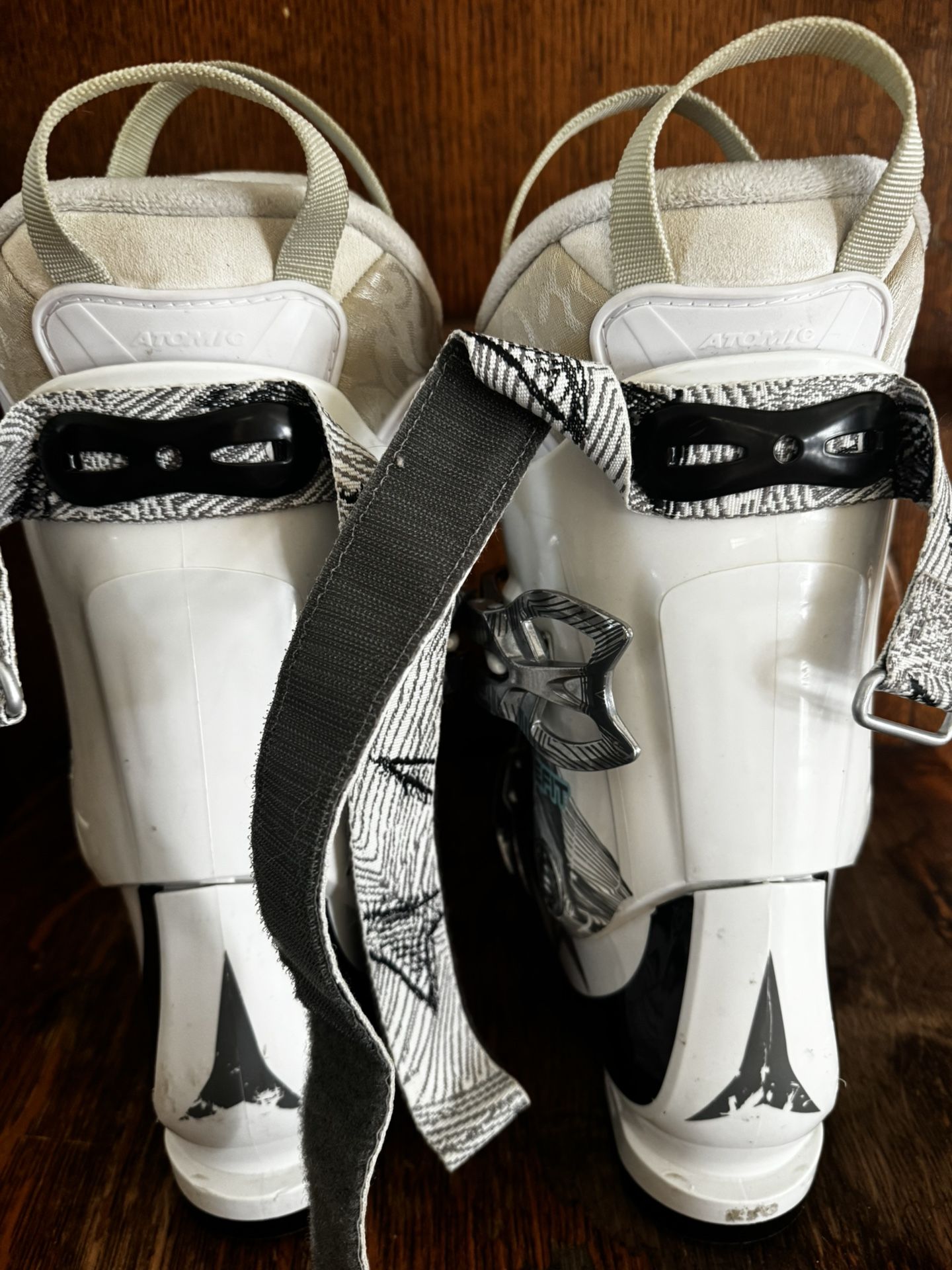 Atomic Live Fit Ski Boots Size 25 25.5