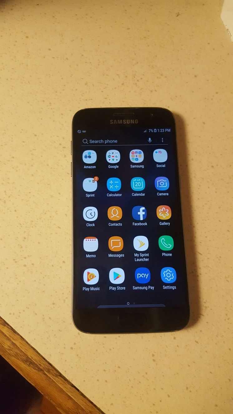 Samsung Galaxy S7 cell phone