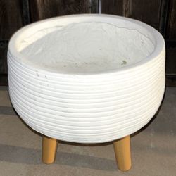 Raised Planter/Flower Pot