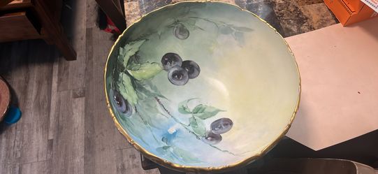1905 antique vase