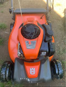 Husqvarna self propelled mower $200 obo