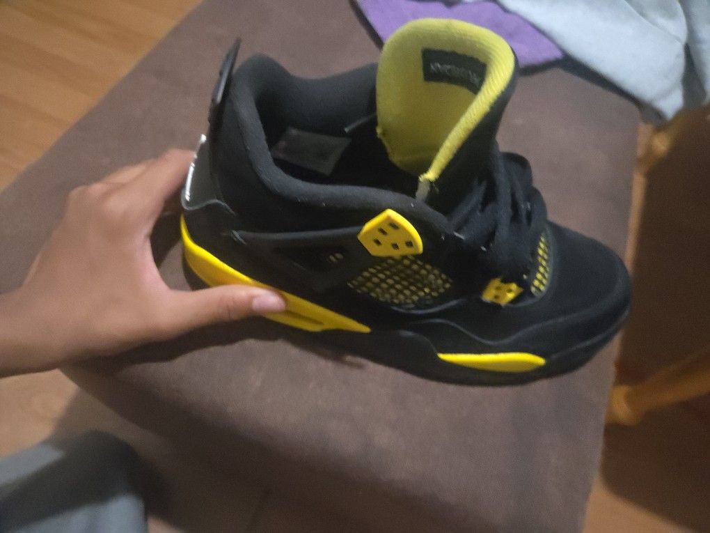 Jordan 4s