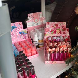 Makeup ,Clothes ,Jewelry ,Accessories 