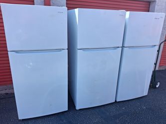 Frigidaire 3 pc scratch and dent refrigerators $ 125 each