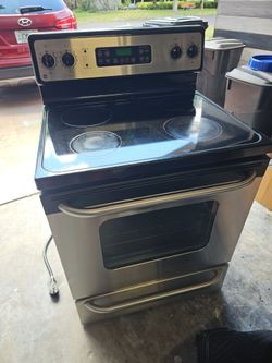 GE Electric Range Oven