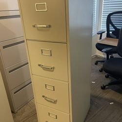 4-Drawer File Cabinet (Letter Size)