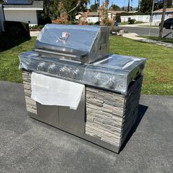 Brand New Kirkland 7 Burner Barbecue  Gas Grill Island  Never Been Used Yet . Completely Assembled Ready To Go. $1600Firm 