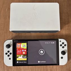 Nintendo Switch OLED White Joy-Cons – Complete w/ Dock
