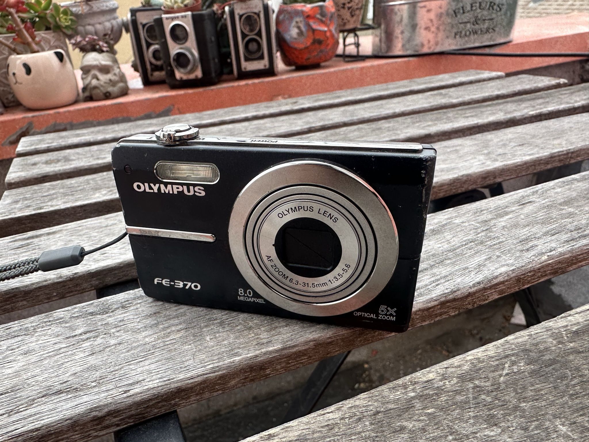 Vintage Olympus fe-370 Y2K Digi Camera