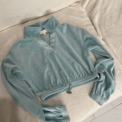 ICY BLUE VELVET CROPPED PULL OVER SWEATER SIZE XS $15