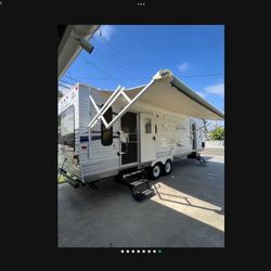 Travel Trailer Sleeps 6
