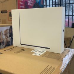 Apple 15” MacBook Air With M4 Chip 16gb/256gb SSD