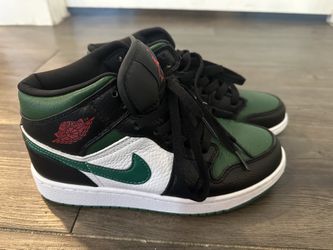 Jordan 1 Mid Green Toe